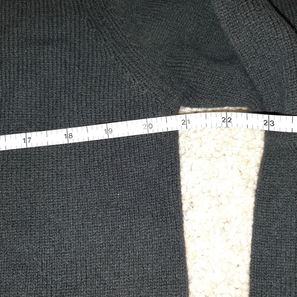 Woolrich lambswool sweaters (2) - Picture 10 of 10